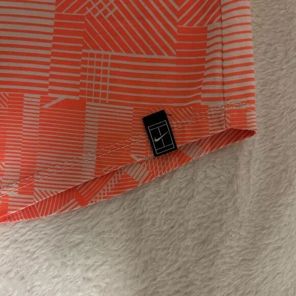 The Nike Tee Women size L Athletic cut - Picture 4 of 8